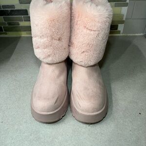 Women's Pink Fur-Lined Boots